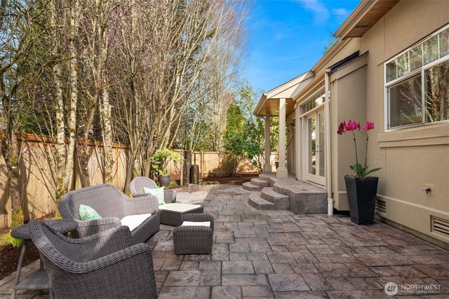 2411 98th Avenue NE, Clyde Hill, WA 98004