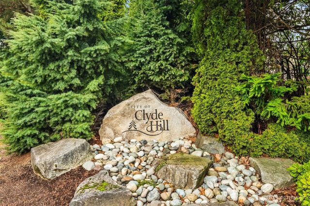 2411 98th Avenue NE, Clyde Hill, WA 98004