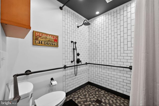 2100 E DAUPHIN ST, Philadelphia, PA 19125