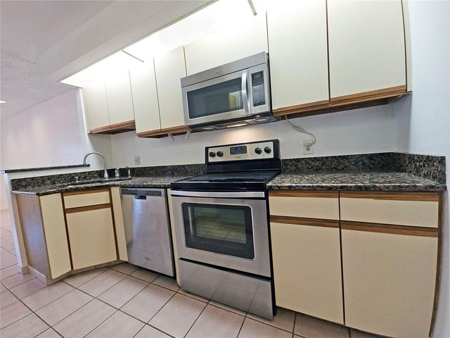 10488 SAINT TROPEZ PLACE 102, Tampa, FL 33615