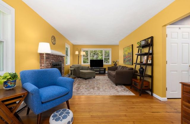 172 Broad Rock Rd, South Kingstown, RI 02879