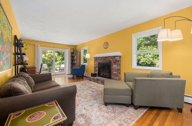 172 Broad Rock Rd, South Kingstown, RI 02879
