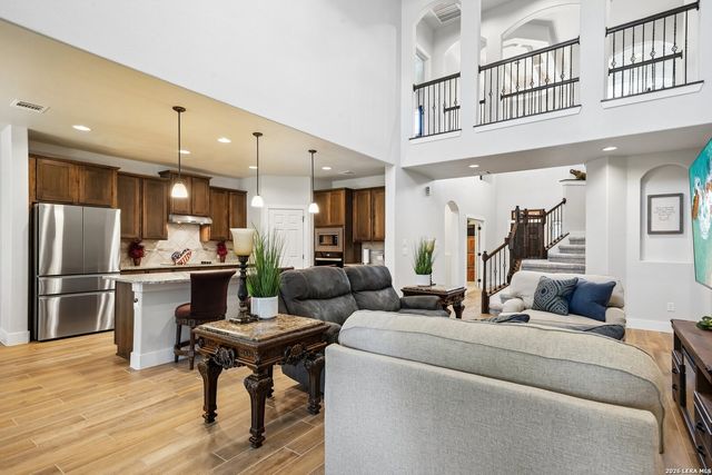 2564 AYERS DR, Seguin, TX 78155