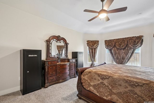 2564 AYERS DR, Seguin, TX 78155