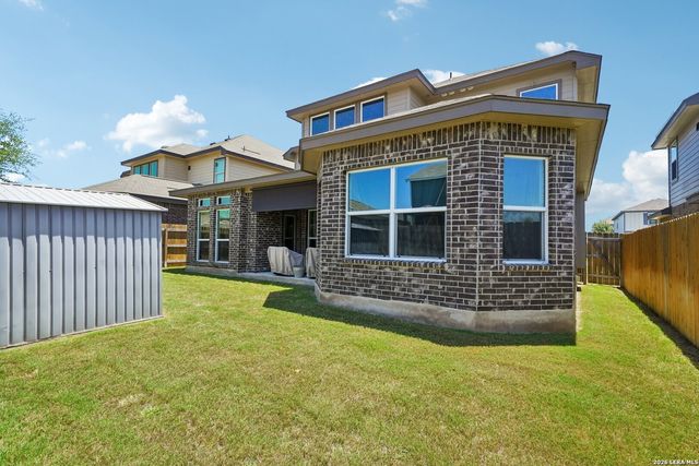 2564 AYERS DR, Seguin, TX 78155