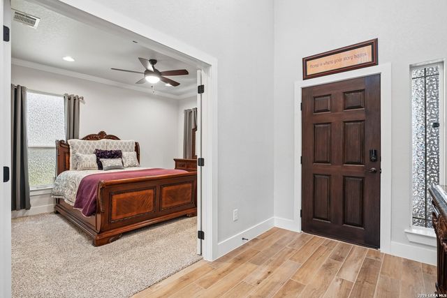 2564 AYERS DR, Seguin, TX 78155