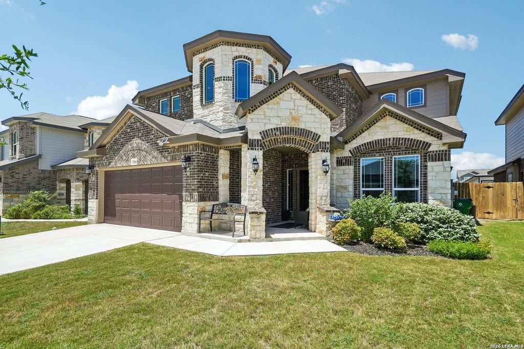 2564 AYERS DR, Seguin, TX 78155