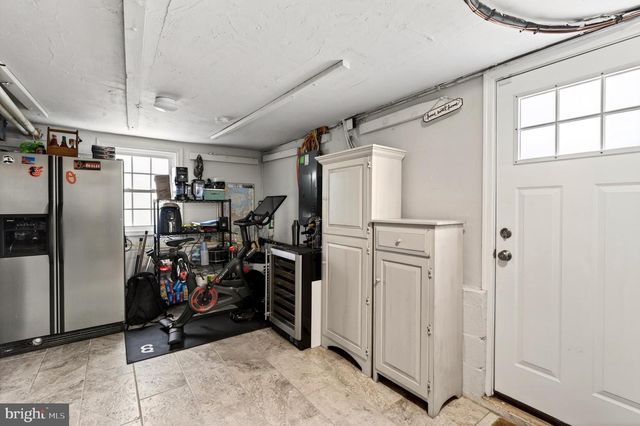 8201 BOMAN CT, Towson, MD 21204