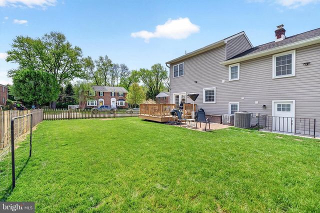 8201 BOMAN CT, Towson, MD 21204