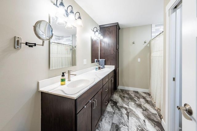 169 Cobblestone Lane, Winona, MN 55987