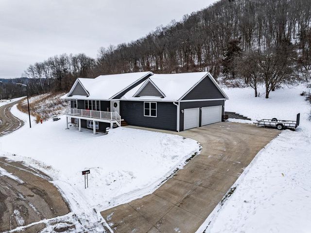 169 Cobblestone Lane, Winona, MN 55987