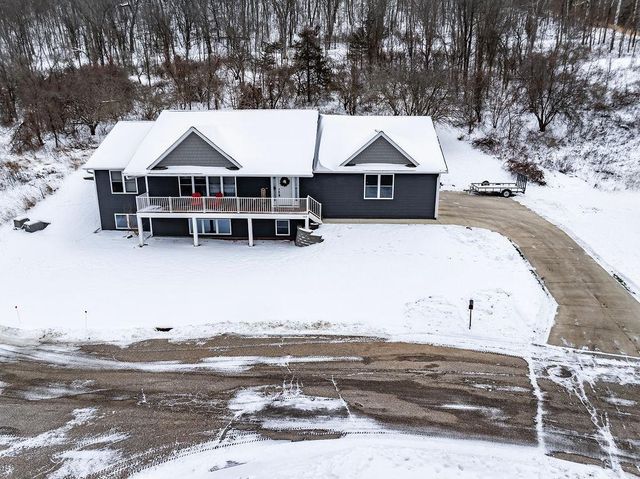 169 Cobblestone Lane, Winona, MN 55987