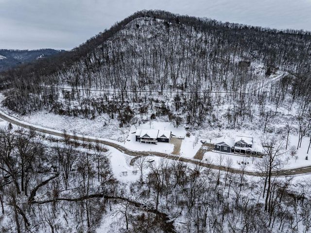 169 Cobblestone Lane, Winona, MN 55987