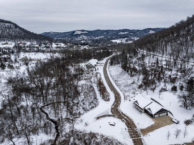 169 Cobblestone Lane, Winona, MN 55987