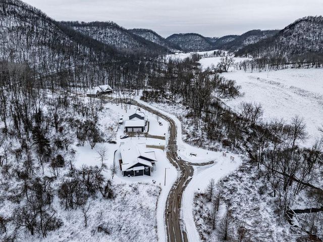 169 Cobblestone Lane, Winona, MN 55987