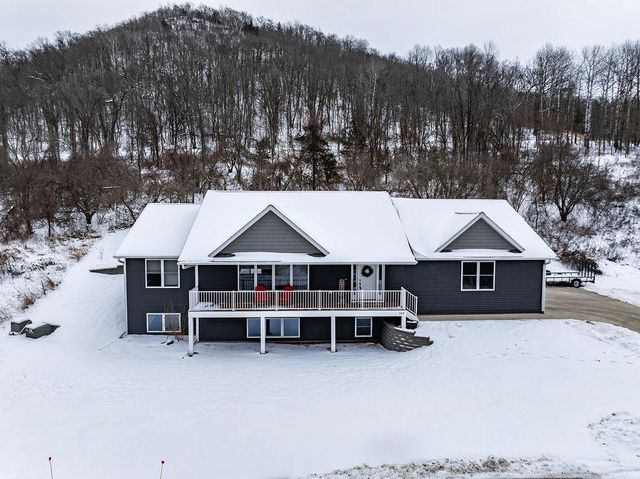 169 Cobblestone Lane, Winona, MN 55987