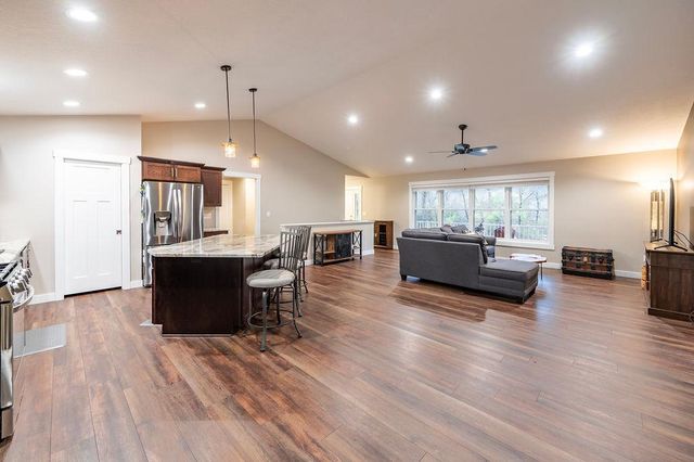 169 Cobblestone Lane, Winona, MN 55987