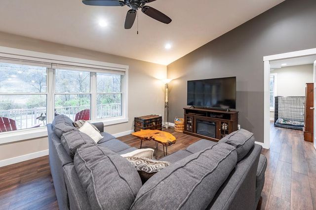 169 Cobblestone Lane, Winona, MN 55987