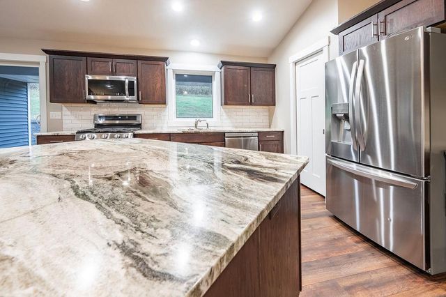 169 Cobblestone Lane, Winona, MN 55987