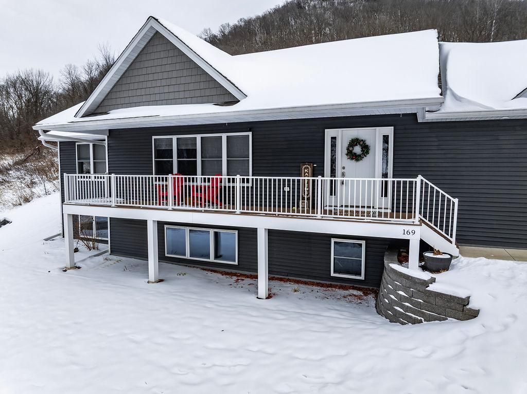 169 Cobblestone Lane, Winona, MN 55987