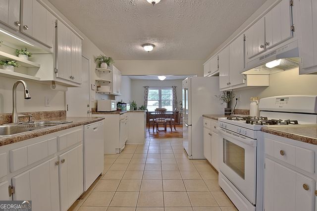 70 Moore Road, Newnan, GA 30263
