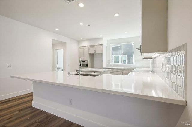 437 Semillion Ln, Santa Rosa, CA 95403