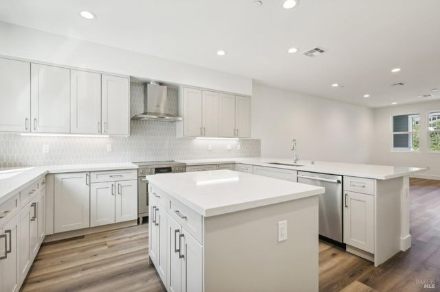 437 Semillion Ln, Santa Rosa, CA 95403