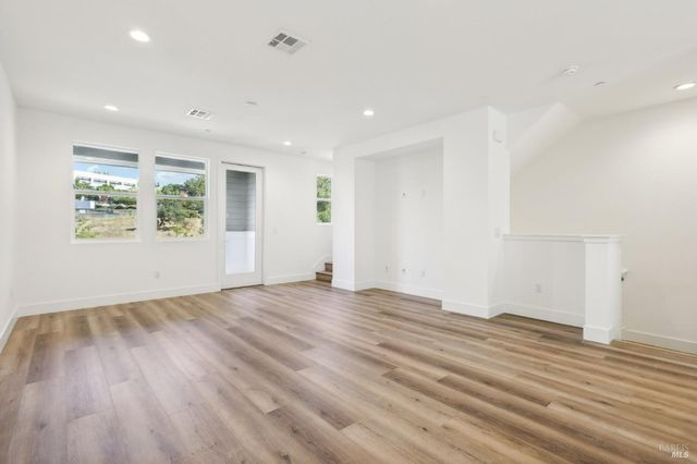437 Semillion Ln, Santa Rosa, CA 95403