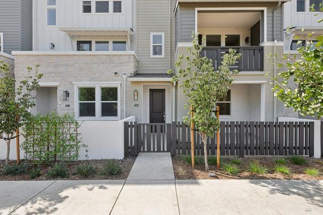437 Semillion Ln, Santa Rosa, CA 95403