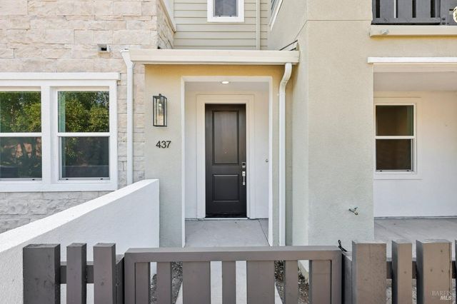 437 Semillion Ln, Santa Rosa, CA 95403
