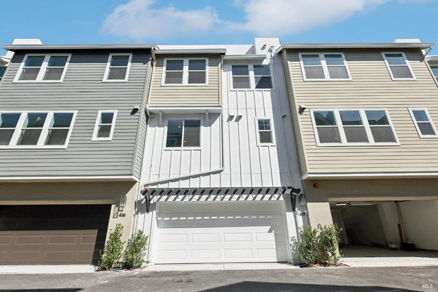 437 Semillion Ln, Santa Rosa, CA 95403