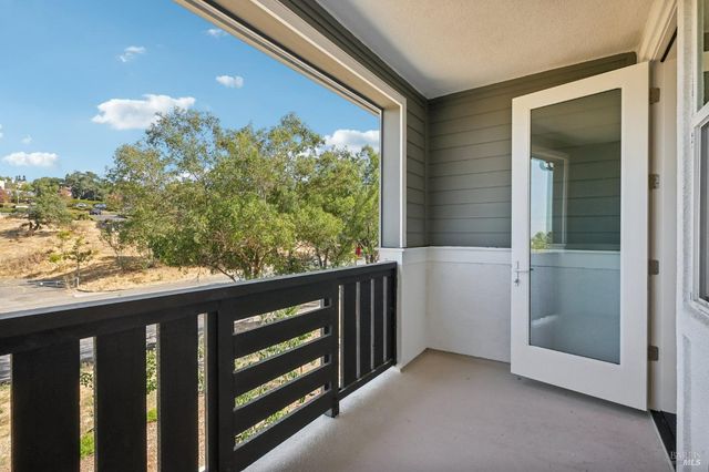 437 Semillion Ln, Santa Rosa, CA 95403