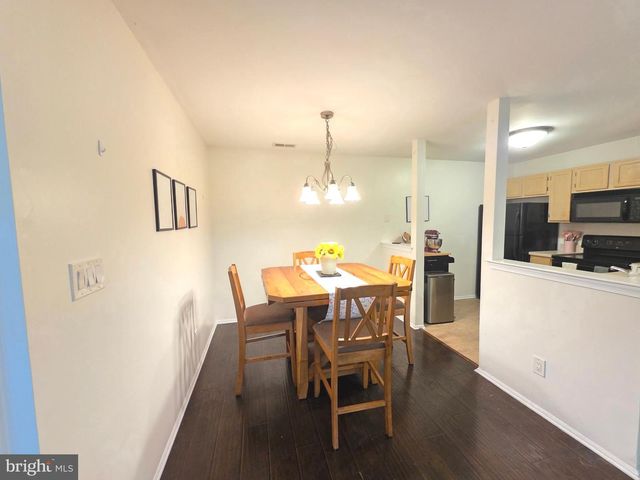 1305 SQUIRREL RD, Marlton, NJ 08053