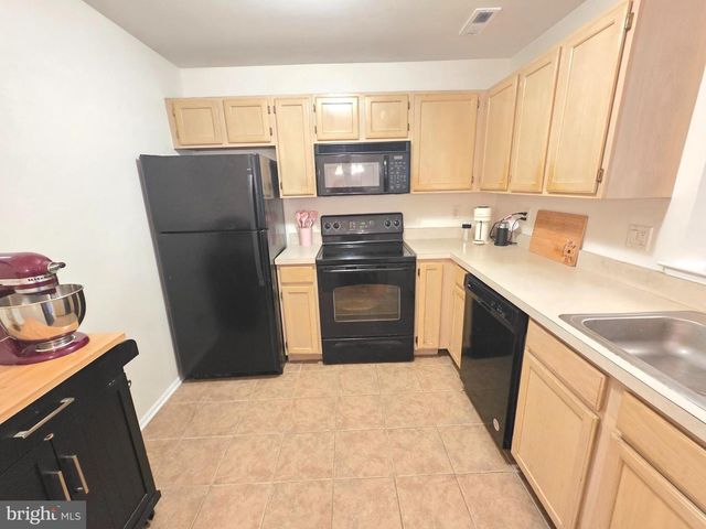 1305 SQUIRREL RD, Marlton, NJ 08053