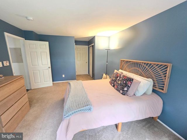 1305 SQUIRREL RD, Marlton, NJ 08053
