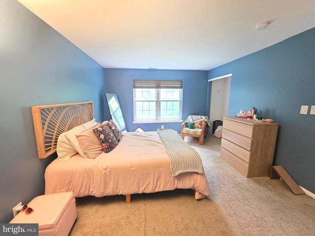 1305 SQUIRREL RD, Marlton, NJ 08053