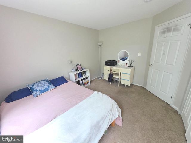 1305 SQUIRREL RD, Marlton, NJ 08053