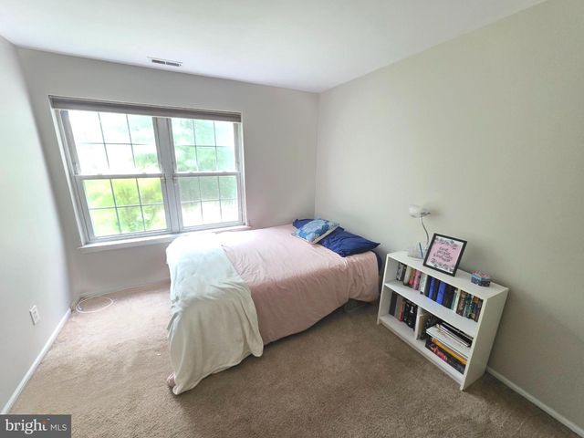 1305 SQUIRREL RD, Marlton, NJ 08053