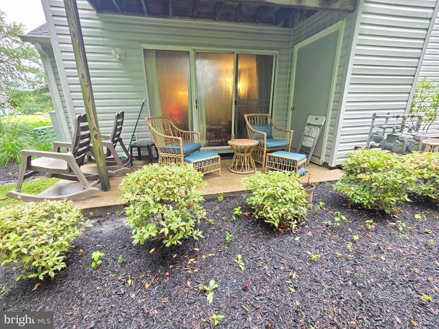 1305 SQUIRREL RD, Marlton, NJ 08053