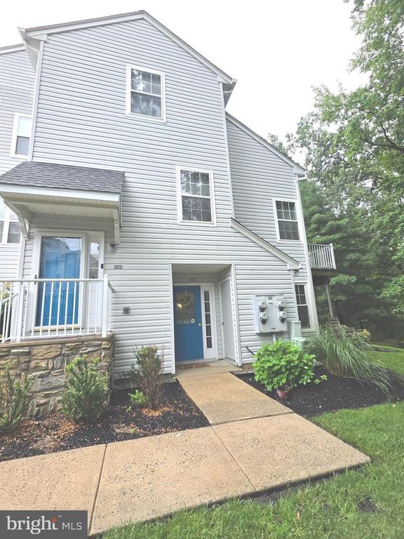 1305 SQUIRREL RD, Marlton, NJ 08053