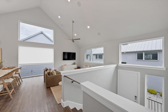 1022 Barsotti Court, Dallas, TX 75212