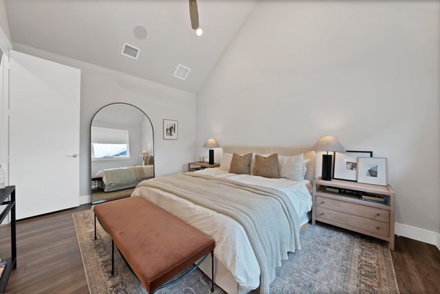 1022 Barsotti Court, Dallas, TX 75212