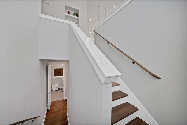 1022 Barsotti Court, Dallas, TX 75212