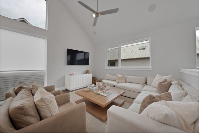 1022 Barsotti Court, Dallas, TX 75212