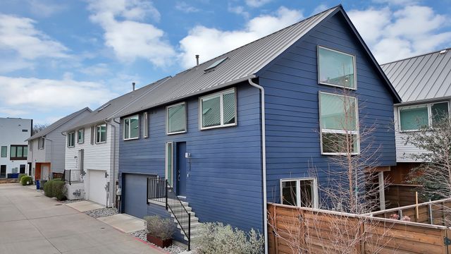 1022 Barsotti Court, Dallas, TX 75212