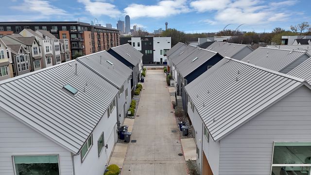 1022 Barsotti Court, Dallas, TX 75212