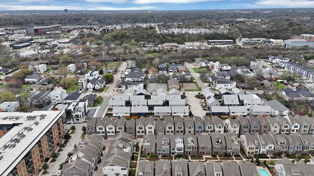 1022 Barsotti Court, Dallas, TX 75212