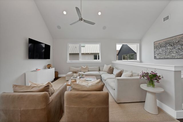 1022 Barsotti Court, Dallas, TX 75212