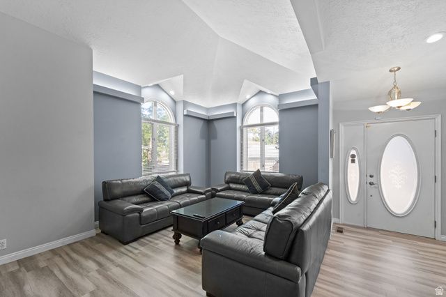 1522 E AMBLEWOOD LN, Millcreek, UT 84124