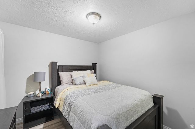 1522 E AMBLEWOOD LN, Millcreek, UT 84124